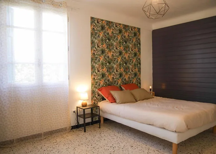 El Sola Spacieux Studio Avec Acces Jardin Et Piscine